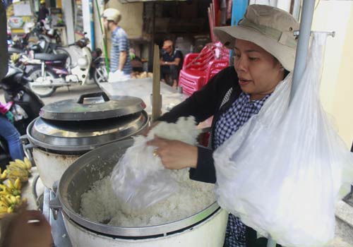 Độc đáo: Phố chỉ bán cơm không ở Sài Gòn - 13