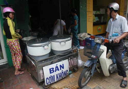 Độc đáo: Phố chỉ bán cơm không ở Sài Gòn - 3