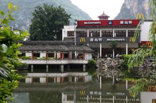 Nơi đặt cửa hàng cực lạ của McDonald's - 3
