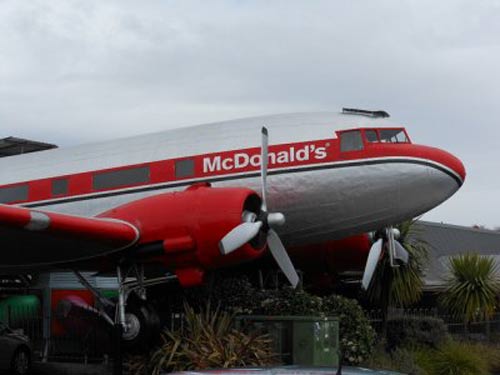 Nơi đặt cửa hàng cực lạ của McDonald's - 4