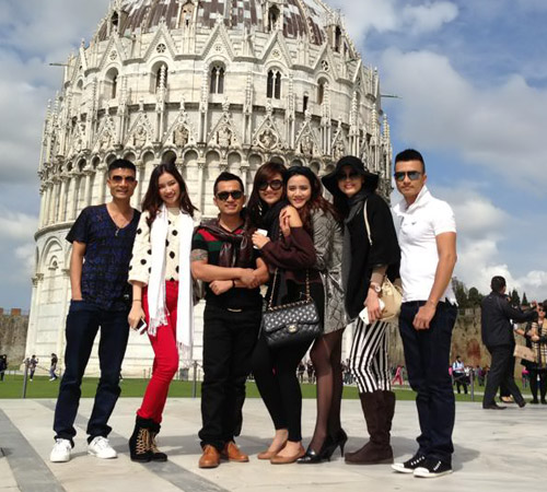 Nghệ sĩ Việt xinh tươi ở trời Âu - 10