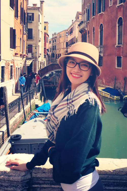 Nghệ sĩ Việt xinh tươi ở trời Âu - 6