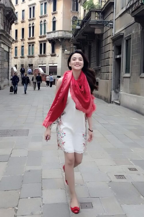 Nghệ sĩ Việt xinh tươi ở trời Âu - 7