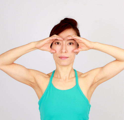 Khuôn mặt cũng cần tập yoga để trẻ hơn! - 2