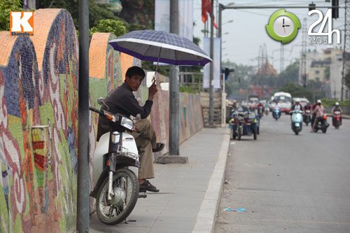 Chùm ảnh: Vật vã trong nắng gắt đầu mùa - 9