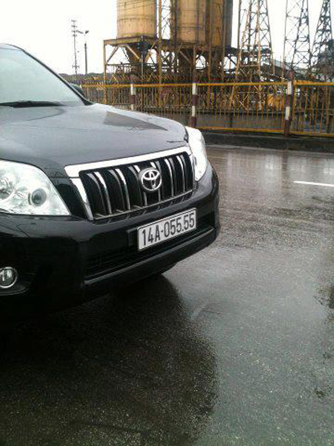 Toyota LandCuiser Prado: Biển kiểm soát 14A-05555