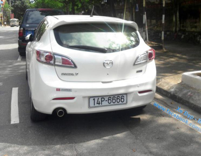 Thêm một chiếc Mazda khác biển tứ quý 