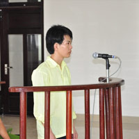 Pháp luật - Đòi tiền không được, hiếp dâm mẹ con nợ