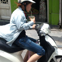 Tin tức trong ngày - Chùm ảnh: Vật vã trong nắng gắt đầu mùa