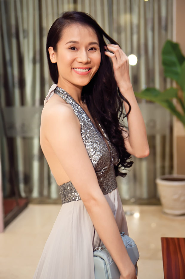 Ngọc Trinh nhí nhảnh đi xem thời trang - 6