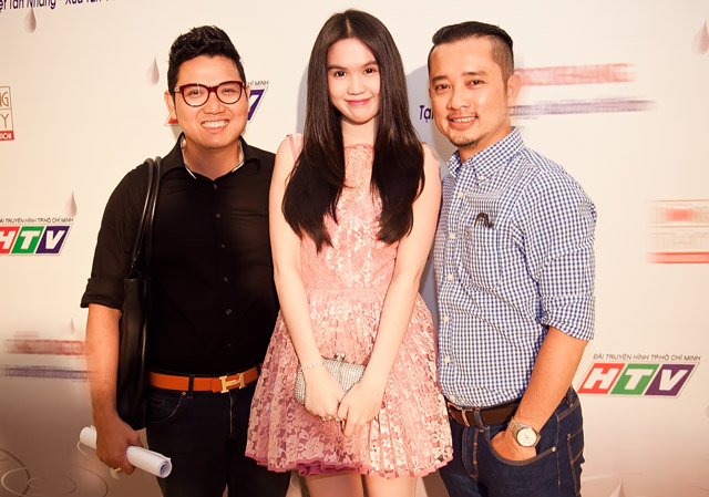 Ngọc Trinh nhí nhảnh đi xem thời trang - 5