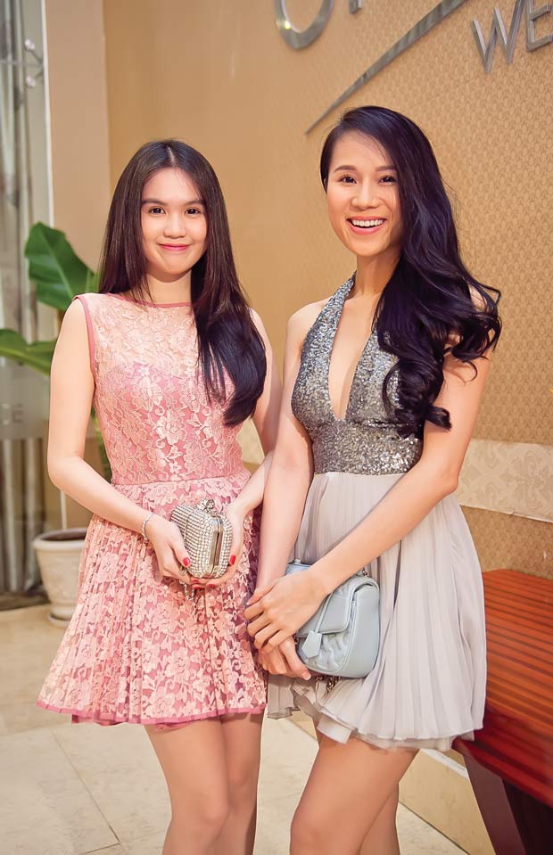 Ngọc Trinh nhí nhảnh đi xem thời trang - 9