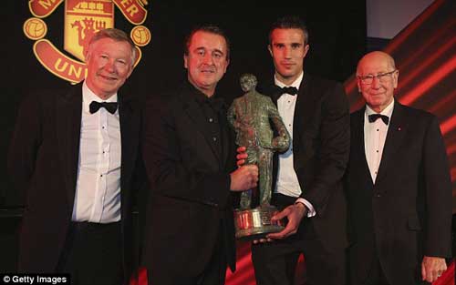 Persie không phải là cầu thủ hay nhất MU - 2
