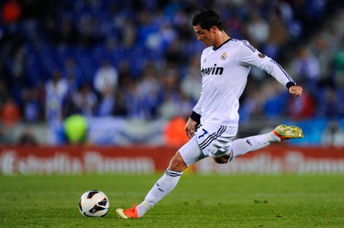 Real: Cái đầu Mourinho, đôi chân Ronaldo - 2