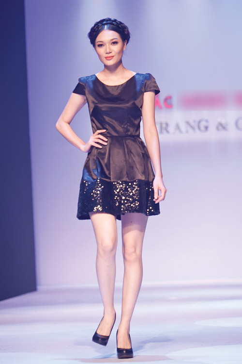 Vào hè với mốt váy xòe, kẻ sọc! - 2