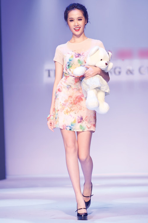 Vào hè với mốt váy xòe, kẻ sọc! - 4