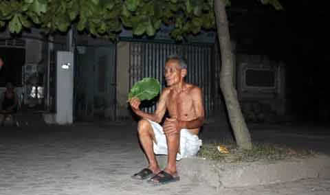"Nhật ký" đêm nóng 40 độ mất điện 4 lần - 2