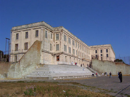 Thâm nhập các nhà tù nổi tiếng (Kỳ 2) - 5