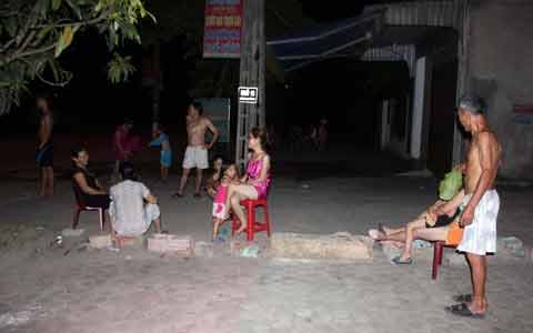 "Nhật ký" đêm nóng 40 độ mất điện 4 lần - 3