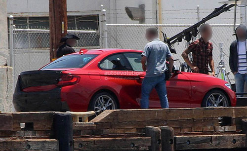 Chộp BMW 2 series đầu tiên trên phố - 4