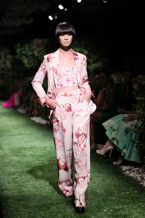 Ngọc Trinh mở màn show Đỗ Mạnh Cường - 13