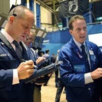 Sàn GD Quốc tế - Chứng khoán Mỹ bất ngờ ngập sắc đỏ