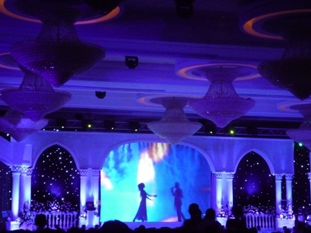 Sao Việt “đốt tiền” vào sinh nhật - 18