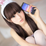 "Búp bê" xinh đẹp bên smartphone