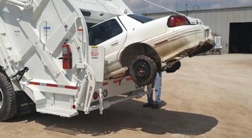 Top clip hài: 3, 4, 5 việc 1 tay - 5