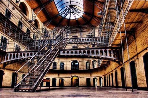 Thâm nhập các nhà tù nổi tiếng (Kỳ 3) - 8