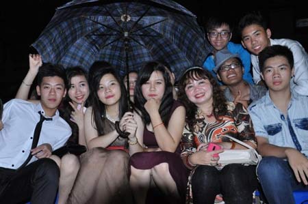 Trò 12 đẹp lung linh tại lễ trưởng thành - 9