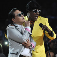 Psy là ca sĩ Hàn đầu tiên thắng Giải Billboard