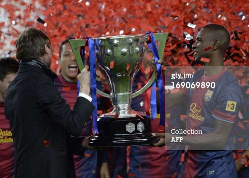 Video & chùm ảnh Barca nâng cúp La Liga - 2