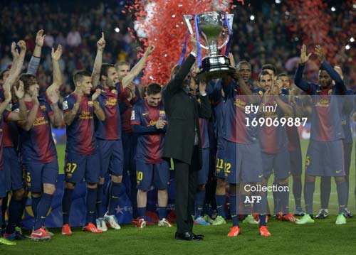 Video & chùm ảnh Barca nâng cúp La Liga - 3