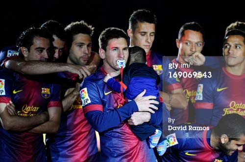 Video & chùm ảnh Barca nâng cúp La Liga - 5