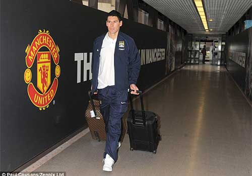 Man City sang Mỹ du đấu - 4