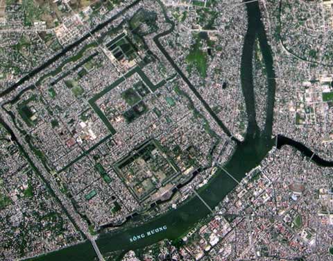 Những hình ảnh chụp từ vệ tinh VNREDSAT-1 - 3