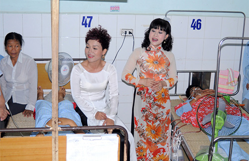 Bùi Anh Tuấn gây xúc động tại quê Bác - 9