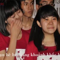 Giáo dục - du học - Trò Ams chia tay trong mưa và nước mắt