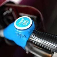 Thị trường - Tiêu dùng - Dầu thô tăng giá liên tục 4 phiên