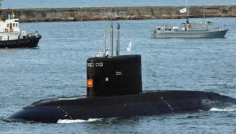 Tàu Kilo thứ hai của VN chạy thử trên biển - 1