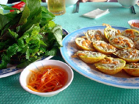Sao cô chỉ ăn bánh khọt - 1