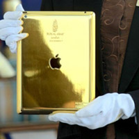 Thuê khách sạn, được phát iPad nạm vàng