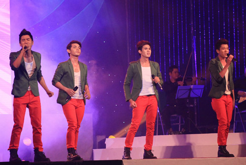 Hà Hồ gợi cảm nổi bật - 11