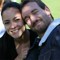 Tin tức trong ngày - Tình yêu đẹp như cổ tích của Nick Vujicic