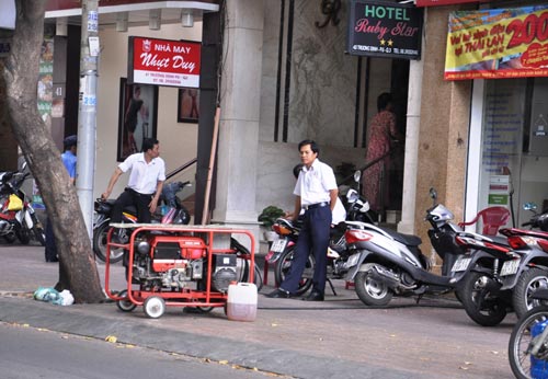 TPHCM: Giao thông hỗn loạn vì mất điện - 4