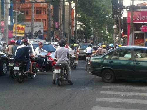 TPHCM: Giao thông hỗn loạn vì mất điện - 7