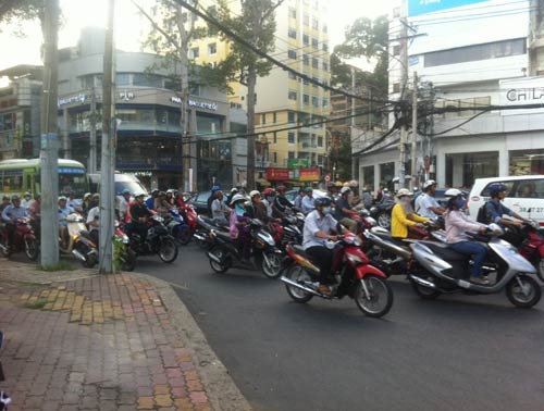 TPHCM: Giao thông hỗn loạn vì mất điện - 8