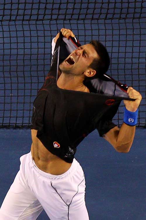 Djokovic mừng sinh nhật trên sân bóng - 4