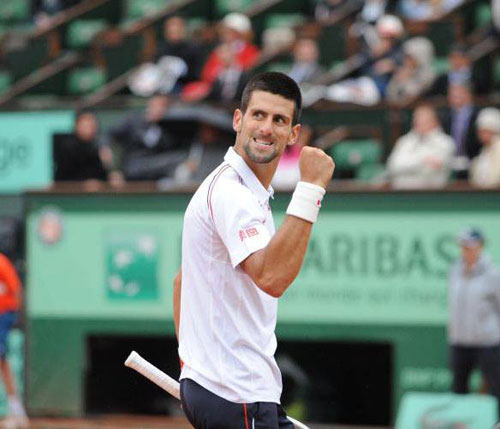 Djokovic mừng sinh nhật trên sân bóng - 5